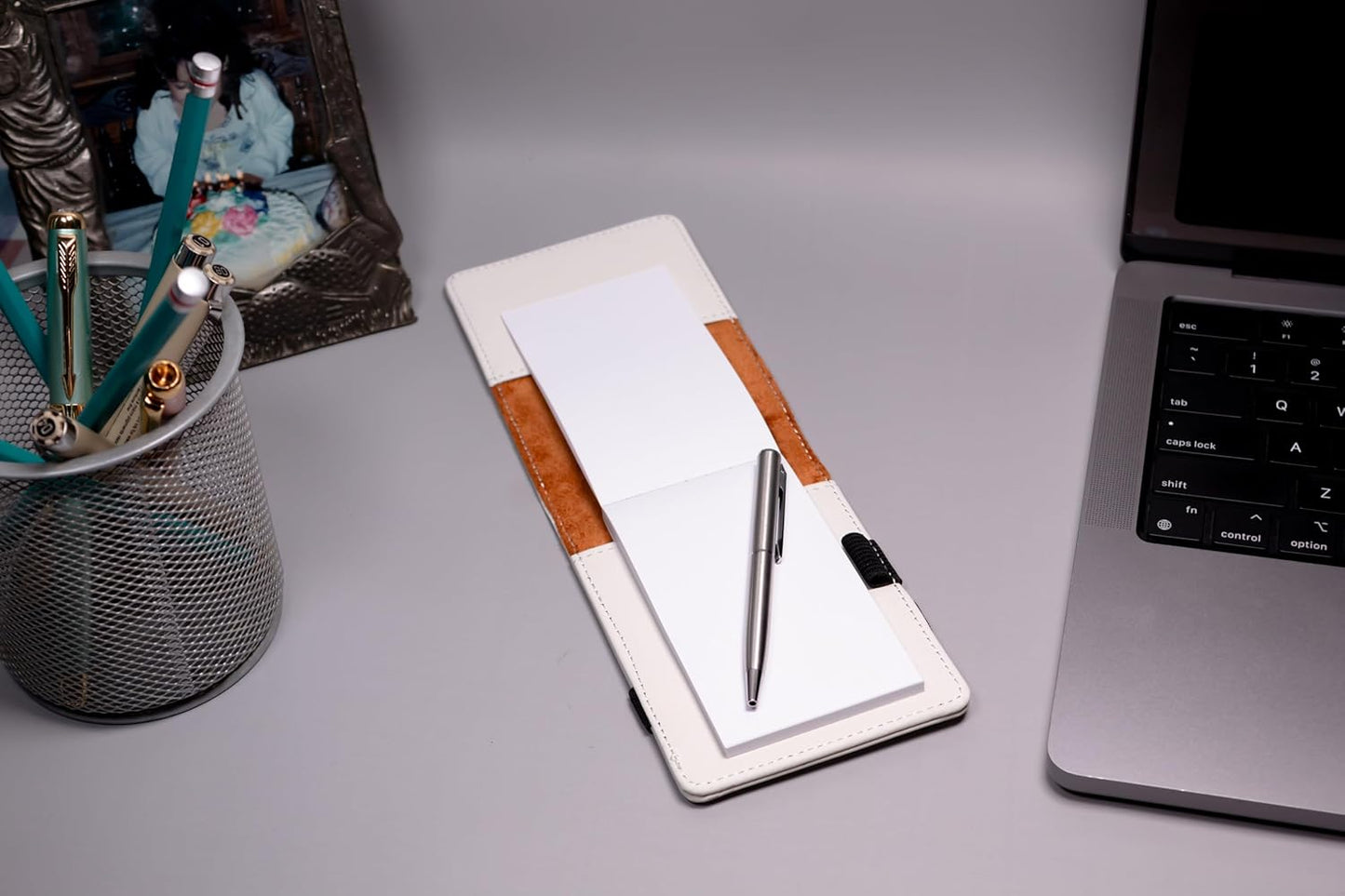 LaserGram Mini Padfolio with Notepad and Pen, Flag of The United States, Personalized Engraving Included (White)