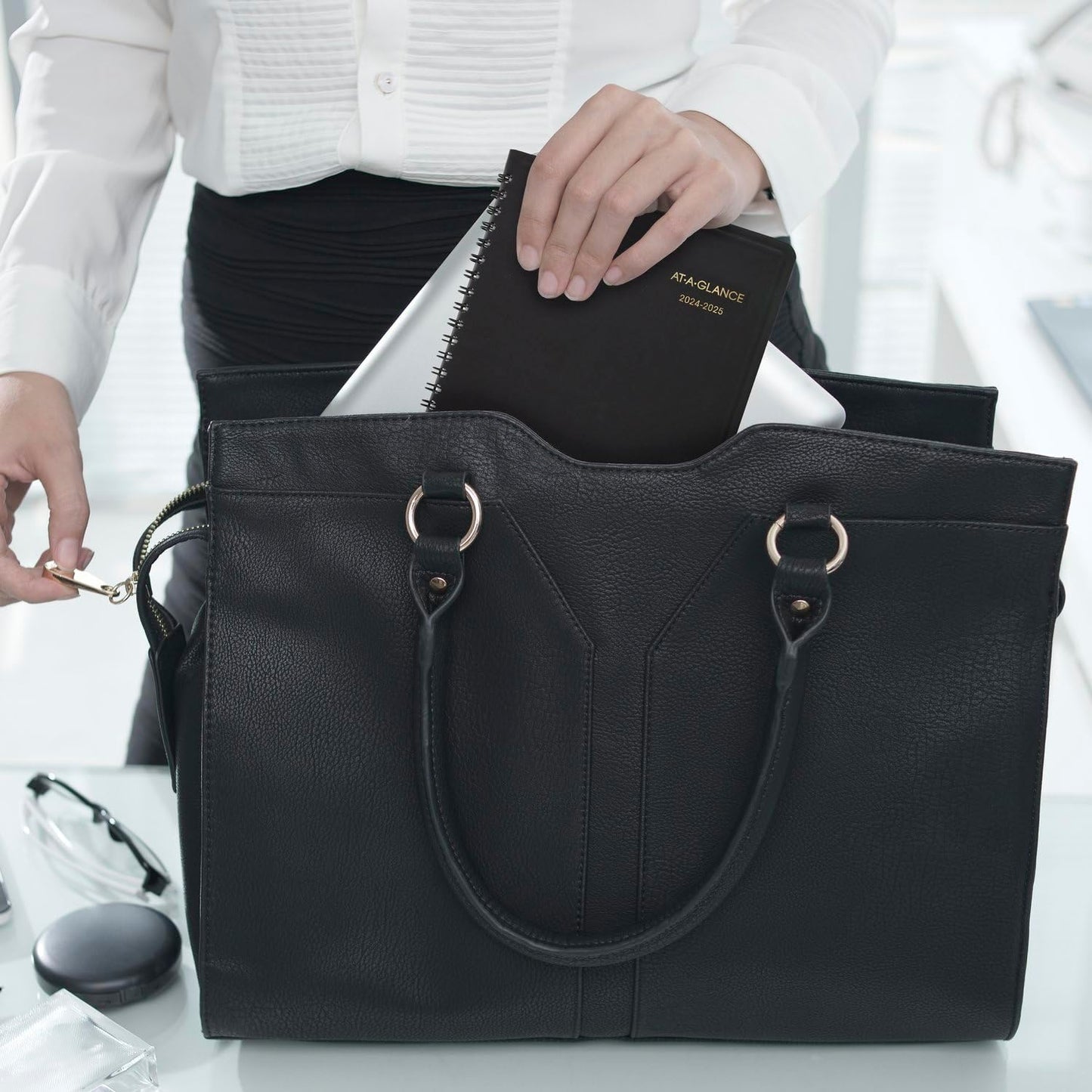 AT-A-GLANCE Planner 2024-2025 Academic, Weekly, Hourly Appointment Book, 5" x 8", Small, Flexible Cover, Black (7010105)