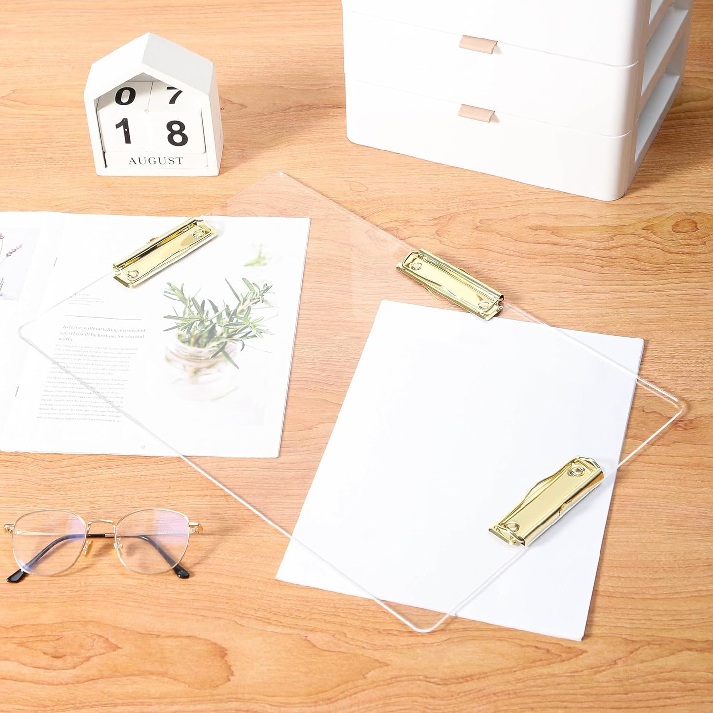 JIARI 1 Pack Clear Acrylic Horizontal with 3 Clip Clipboard Large Size 11" x 17" (3 Clip-Gold 1 Pack)